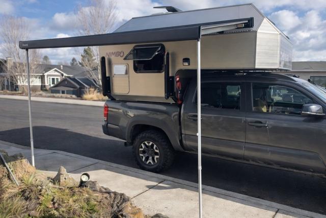 Thule 8.5' Side-Mount Awning